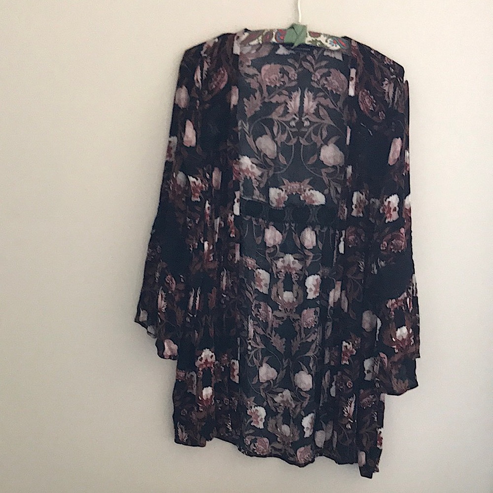 American Eagle Floral Summer Cover-Up ✨
